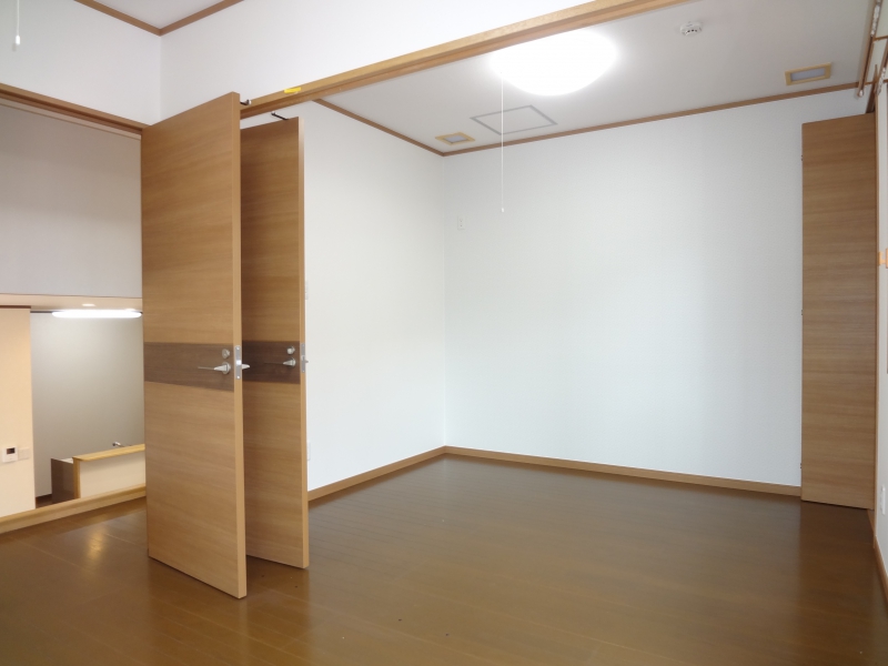 ほんのりと温もりを感じる素材感を感じる部屋