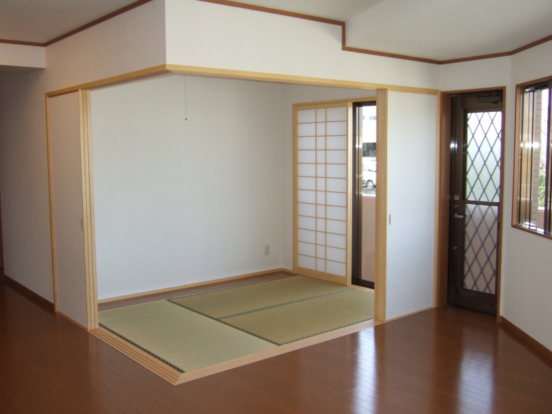 ほんのりと温もりを感じる素材感の空間